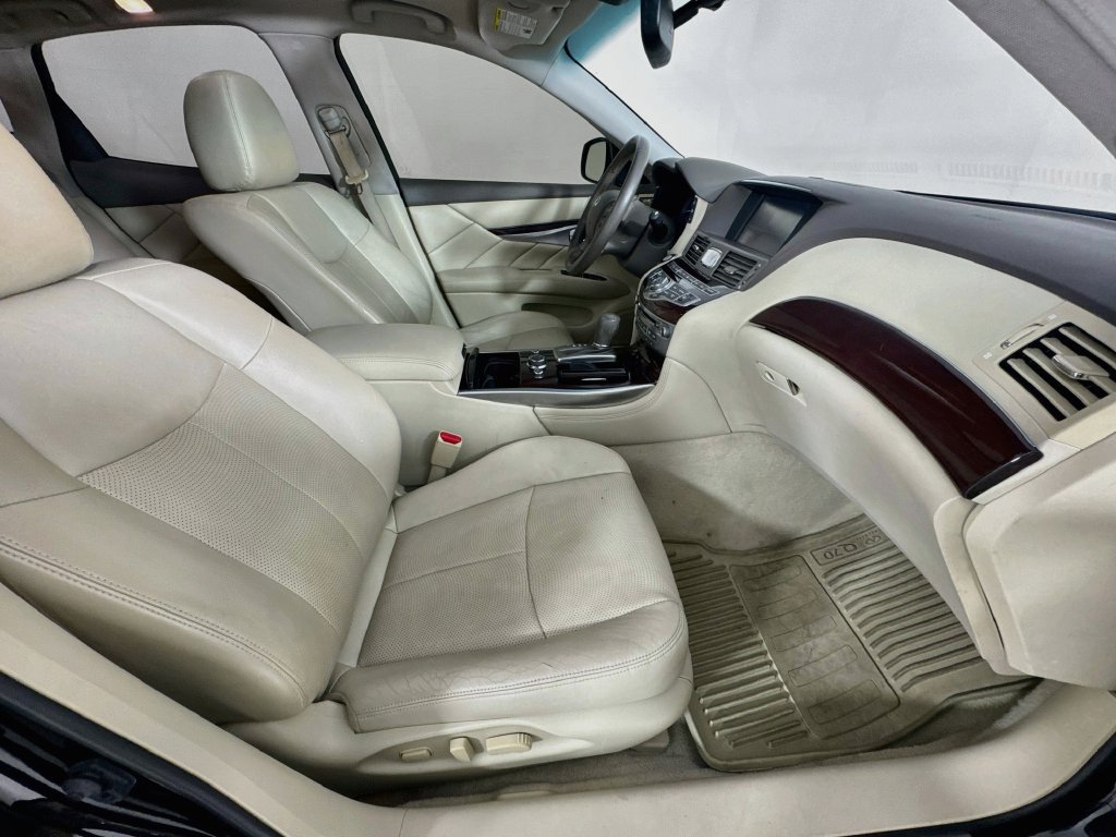 Used 2015 INFINITI Q70 3.7 w/ Technology Package RWD image 36