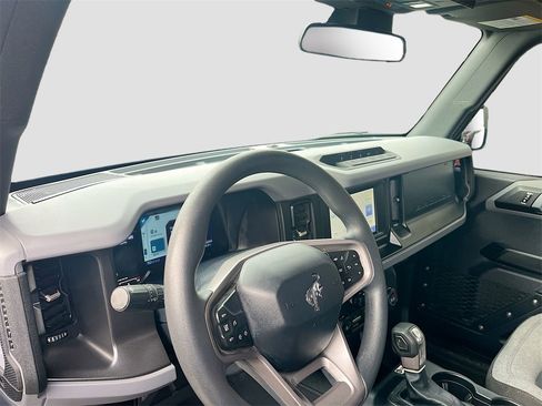 Used 2023 Ford Bronco 4-Door w/ Sasquatch Package image 9