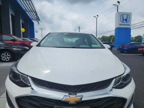 Used 2019 Chevrolet Cruze Premier w/ Sun And Sound Package FWD image 2