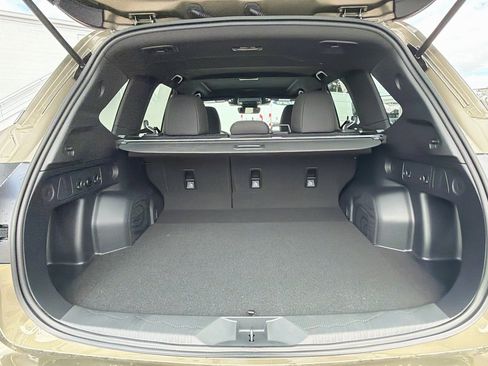 Used 2026 Subaru Forester Premium AWD/4WD image 11