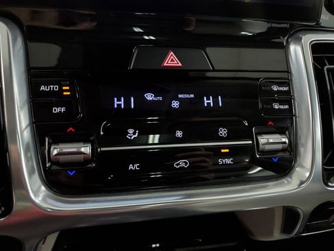 Used 2023 Kia Sorento SX FWD image 19