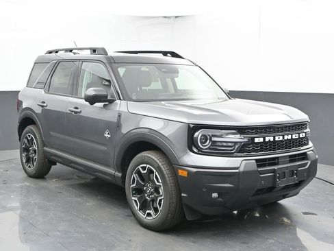 New 2025 Ford Bronco Sport Outer Banks w/ Outer Banks Tech Package+ image 2