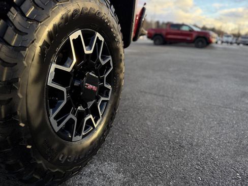 Certified 2025 GMC Sierra 2500 AT4X image 10