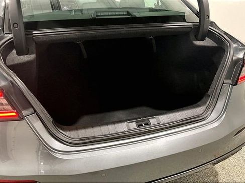 Used 2023 Nissan Maxima SL FWD image 39