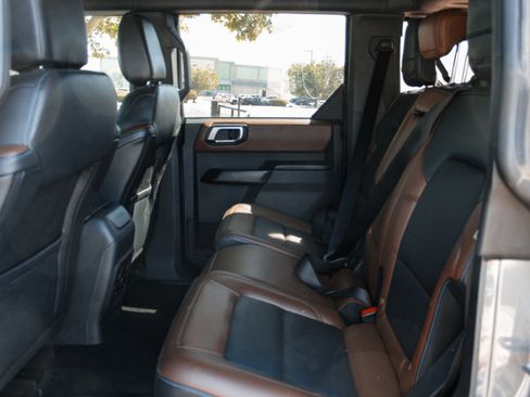 Used 2024 Ford Bronco Outer Banks AWD/4WD image 21