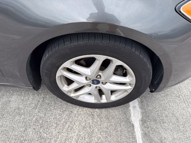 Used 2016 Ford Fusion SE FWD image 22