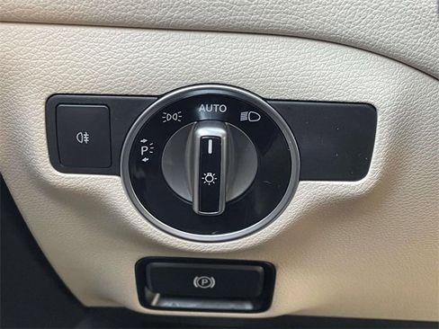 Used 2014 Mercedes-Benz CLA 250 4MATIC image 18