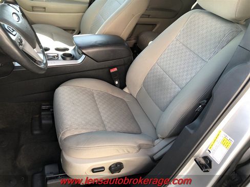 Used 2013 Ford Explorer XLT FWD image 11