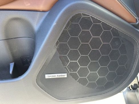 Used 2018 Subaru Outback 3.6R Touring w/ Popular Package #3 image 14