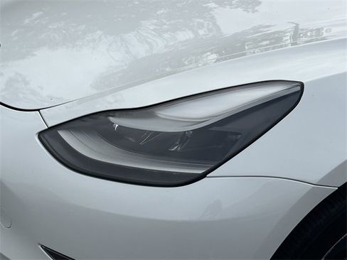 Used 2022 Tesla Model 3 Standard Range image 27