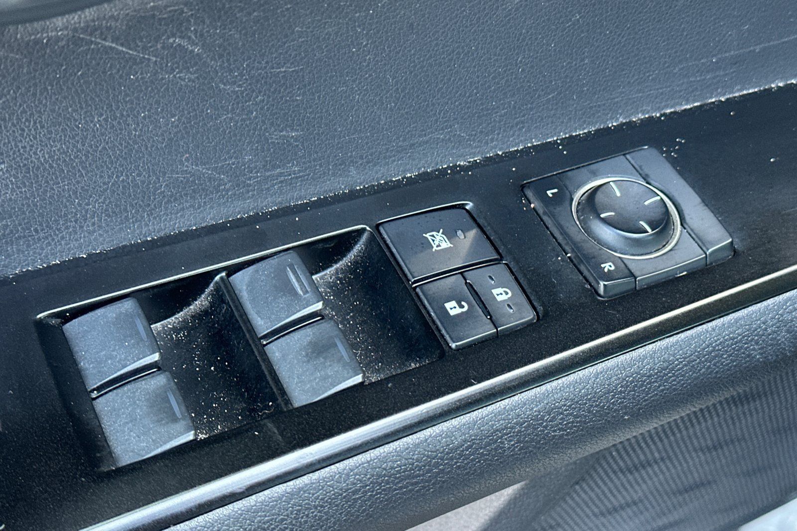 Used 2019 Lexus UX 200 w/ Premium Package FWD image 12