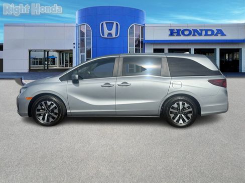 Certified 2025 Honda Odyssey EX-L image 3