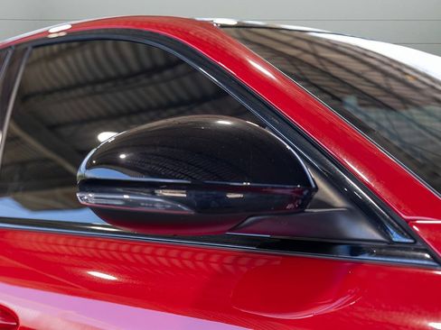 Used 2022 Alfa Romeo Giulia Veloce RWD image 11