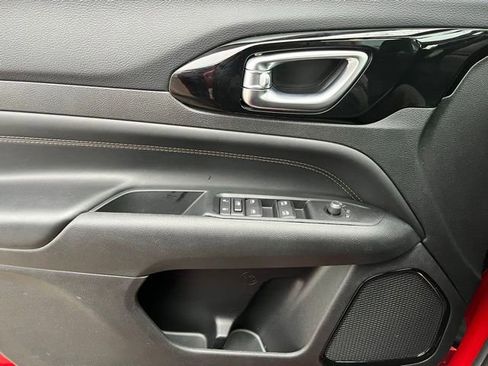 Used 2022 Jeep Compass Limited image 20