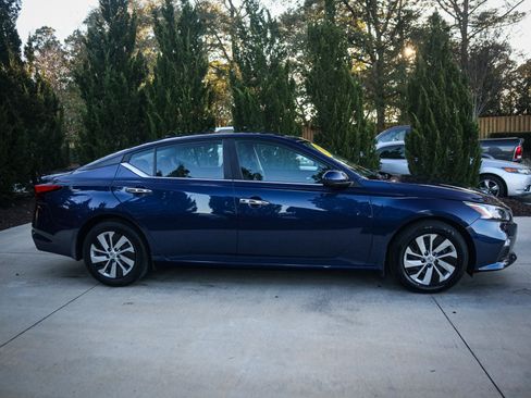 Used 2019 Nissan Altima 2.5 S image 11