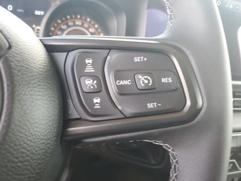Used 2025 Jeep Gladiator Rubicon w/ Convenience Group AWD/4WD image 22