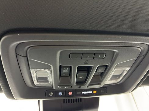 Used 2024 Chevrolet Silverado 1500 High Country w/ High Country Premium Package image 21