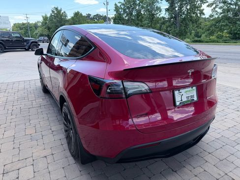 Used 2022 Tesla Model Y Long Range AWD/4WD image 4