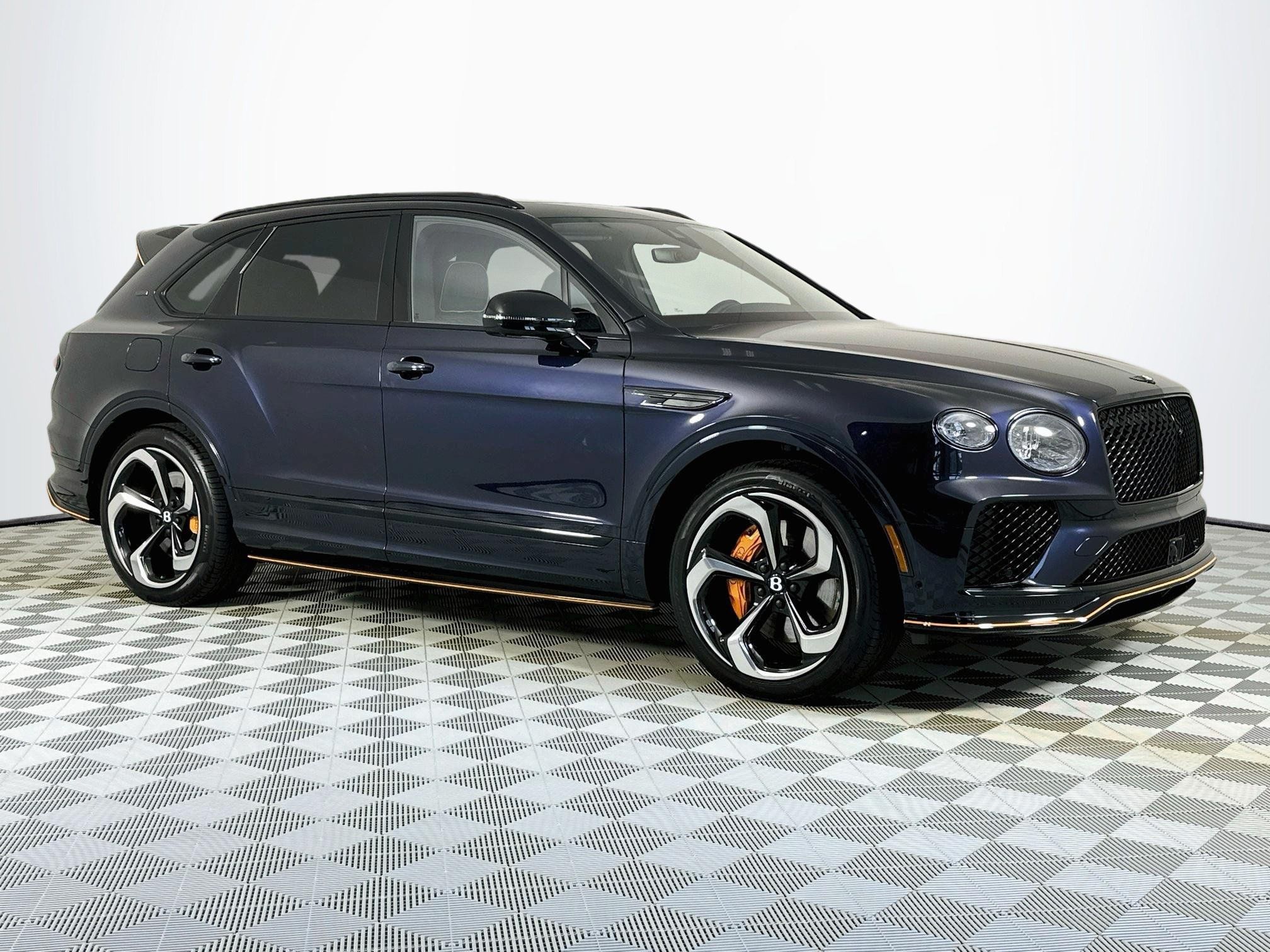 Certified 2025 Bentley Bentayga AWD/4WD image 1