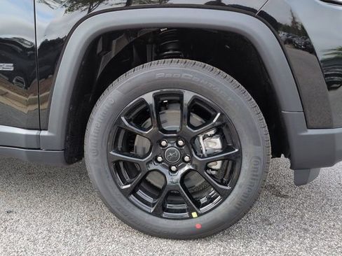 New 2026 Jeep Compass Latitude image 10