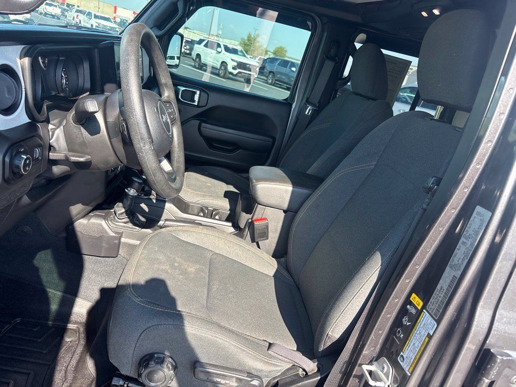 Used 2025 Jeep Gladiator Sport AWD/4WD image 12
