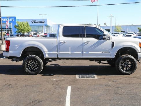 Used 2018 Ford F250 Lariat w/ Lariat Value Package AWD/4WD image 3
