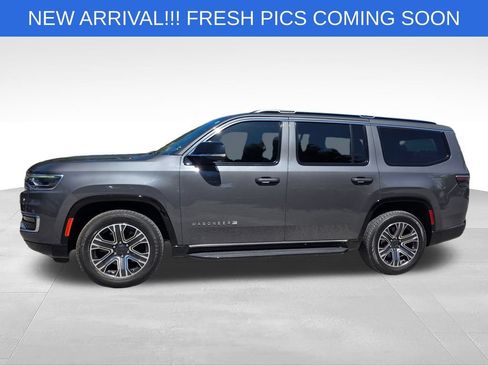 Used 2023 Jeep Wagoneer Series II RWD image 3