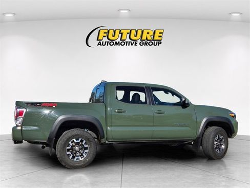 Used 2022 Toyota Tacoma TRD Off-Road image 3