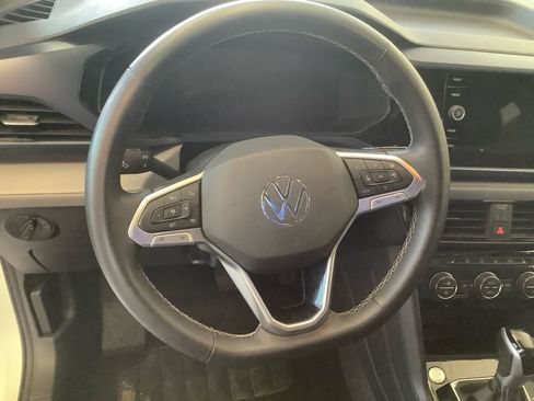 Used 2024 Volkswagen Taos SE image 9