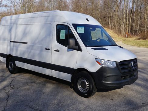 Used 2020 Mercedes-Benz Sprinter 2500 w/ Driver Convenience Package image 7