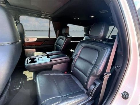 Used 2022 Lincoln Navigator Reserve AWD/4WD image 21