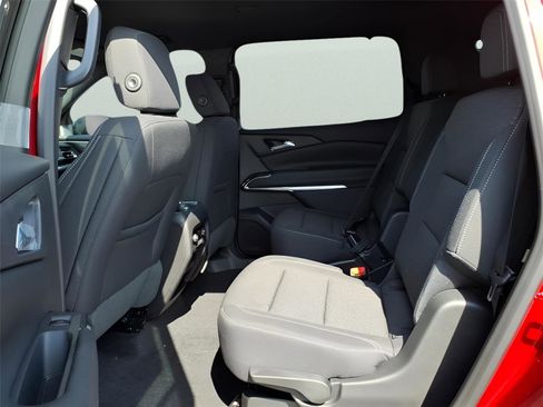 New 2026 Chevrolet Traverse LT w/ LPO, Floor Liner Package image 11