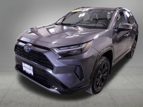 Used 2022 Toyota RAV4 SE w/ Convenience Package image 1