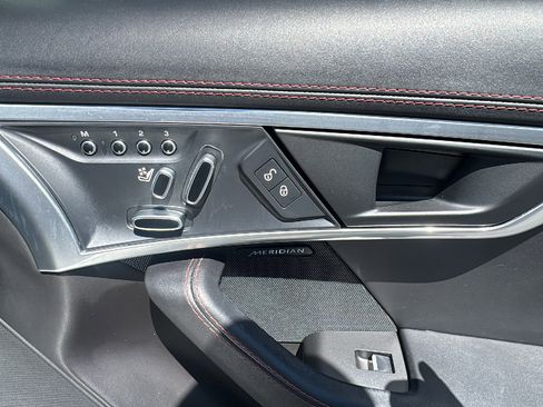 Used 2020 Jaguar F-TYPE R image 27