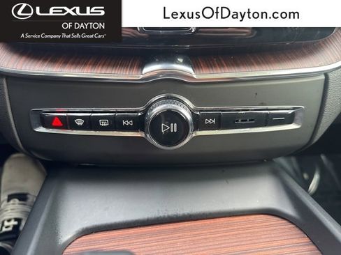 Used 2024 Volvo XC60 B5 Plus image 21