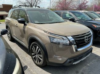 Used 2024 Nissan Pathfinder Platinum video 1