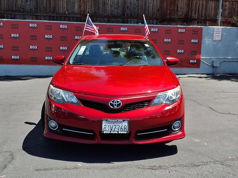 Used 2014 Toyota Camry SE FWD image 2