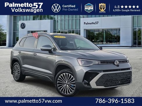 Used 2025 Volkswagen Taos SE w/ Panoramic Sunroof Package image 1