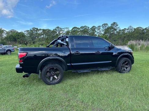 Used 2022 Nissan Titan PRO-4X w/ Pro-4x Utility Package AWD/4WD image 3
