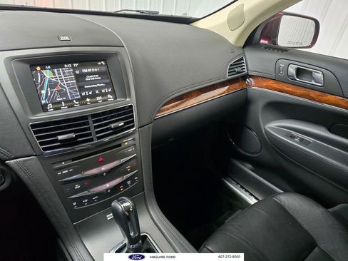 Used 2017 Lincoln MKT AWD image 34