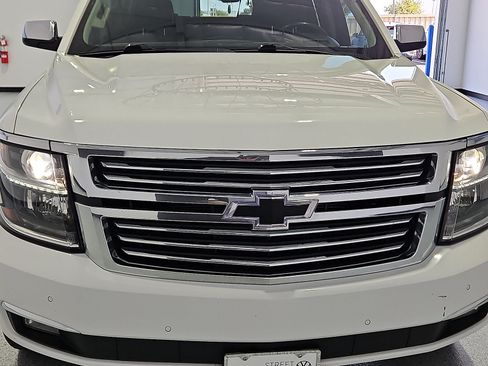 Used 2018 Chevrolet Suburban Premier AWD/4WD image 10
