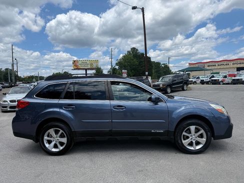 Used 2013 Subaru Outback 2.5i Limited AWD/4WD image 7