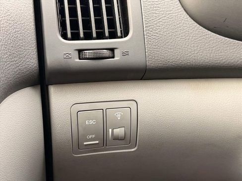 Used 2009 Hyundai Elantra SE FWD image 19