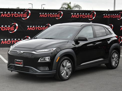 Used 2021 Hyundai Kona Limited FWD image 3