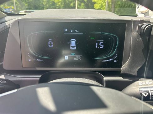 Used 2023 Kia Niro LX FWD image 1