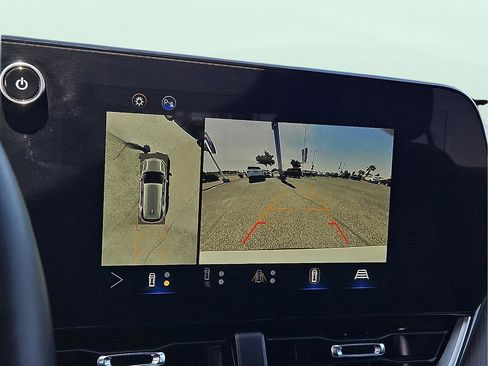 Used 2025 Chevrolet Equinox LT w/ Convenience Package II FWD image 14