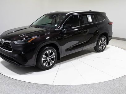 Used 2022 Toyota Highlander XLE