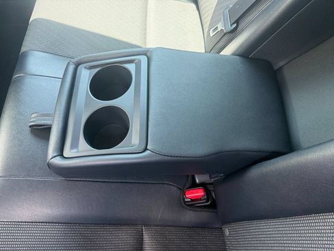 Used 2017 Toyota Corolla SE w/ Carpet Mat Package (TMS) FWD image 16