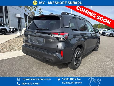 Used 2025 Subaru Forester Premium AWD/4WD image 8