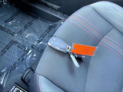 Used 2023 Chevrolet Equinox RS FWD image 11